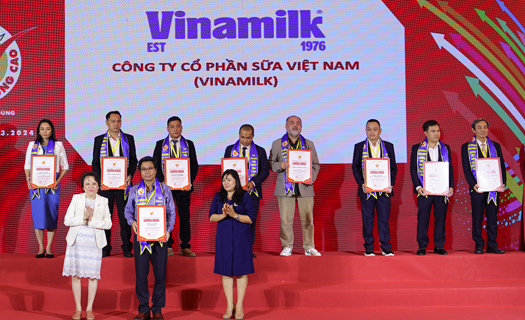 Vinamilk 28 năm liên tiếp giữ danh hiệu hàng Việt Nam chất lượng cao